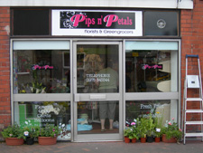 Pips n Petals sign